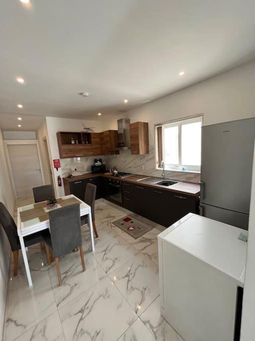 2 Bedroom Apartment In Msida, Malta Экстерьер фото
